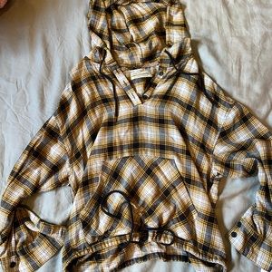 Hooded drawstring UO flannel